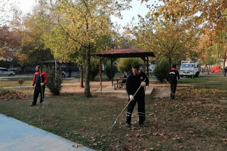 Bursa Gürsu'nun parklarında temizlik çalışmaları