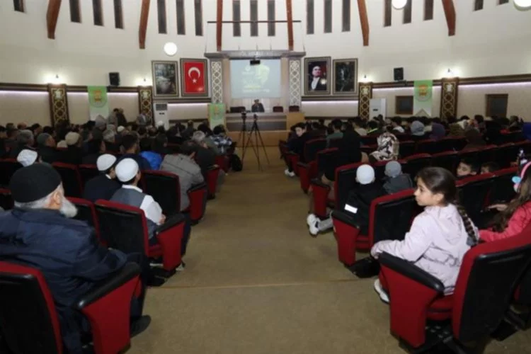 Bursa İnegöl'de 'Beklenen Gençlik' semineri