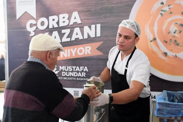 Bursa Osmangazi pazarcı esnafı yalnız bırakmıyor