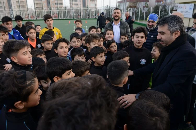 Bursa Yıldırım'da Başkan Yılmaz minik sporcularla buluştu