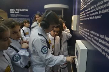 Bursa Yıldırım'da çocuklar uzay yolculuğunda