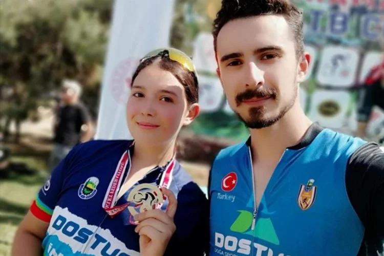 Bursalı DOSTUM sporcusu Kahramanmaraş'ta şampiyon oldu