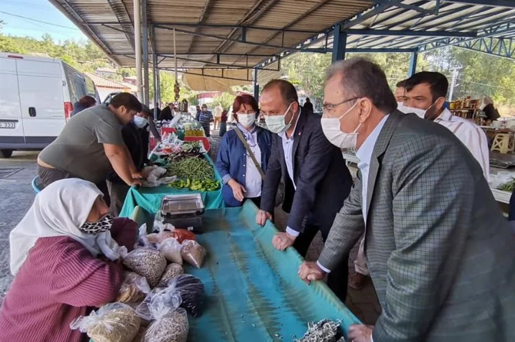Muğla Ula'da CHP'lilerden Bakan Pakdemirli'ye pazaryeri daveti 