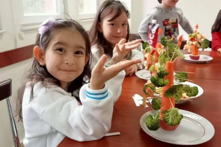 Çocuklar için şatoda sebze ağacı