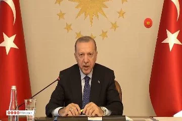Cumhurbaşkanı Erdoğan, G20 Olağanüstü Liderler Zirvesi'ne video konferans yöntemiyle katıldı.