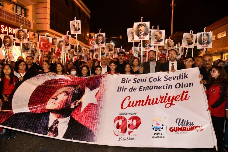 Cumhuriyetin 99'uncu yılı İzmir Çiğli’de coşkuyla kutlandı