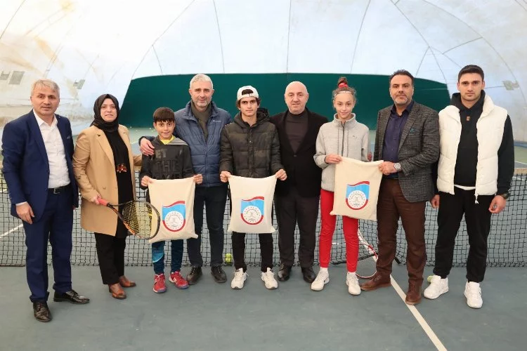 Darıca Trabzonlular'dan 4 milli sporcuyu ödül