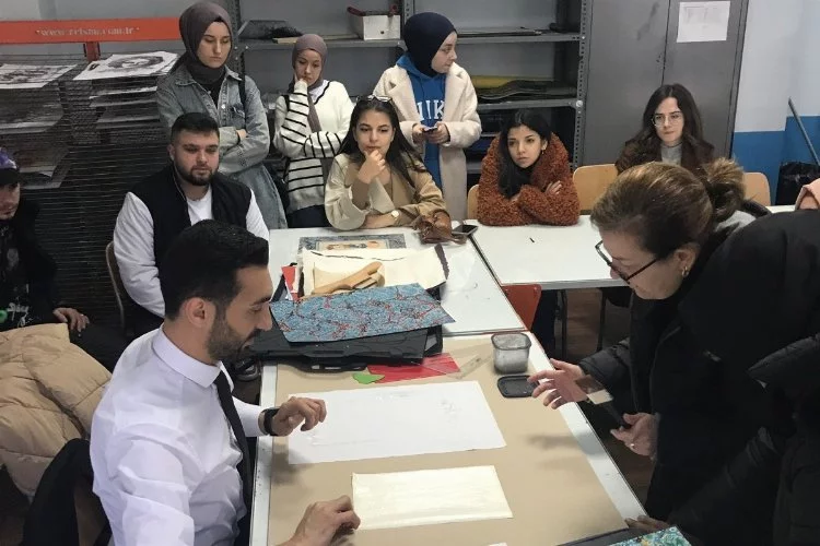  Düzce'de 'Geleneksel Türk Sanatları' konuşuldu