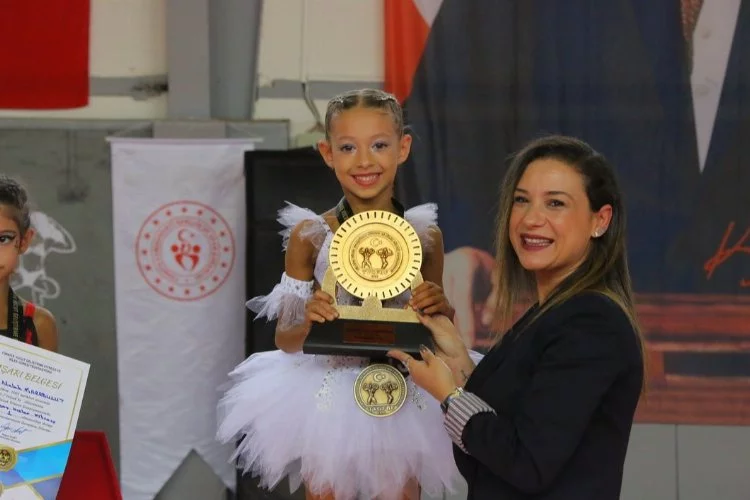 İzmir Efes'te Fıtness Sporcuları Şampiyona'da mücadele etti 