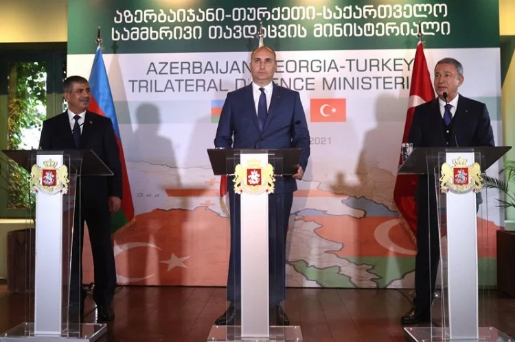 Bakan Akar: "Azerbaycan ile Gürcistan ilişkilerimiz örnek olmalı"