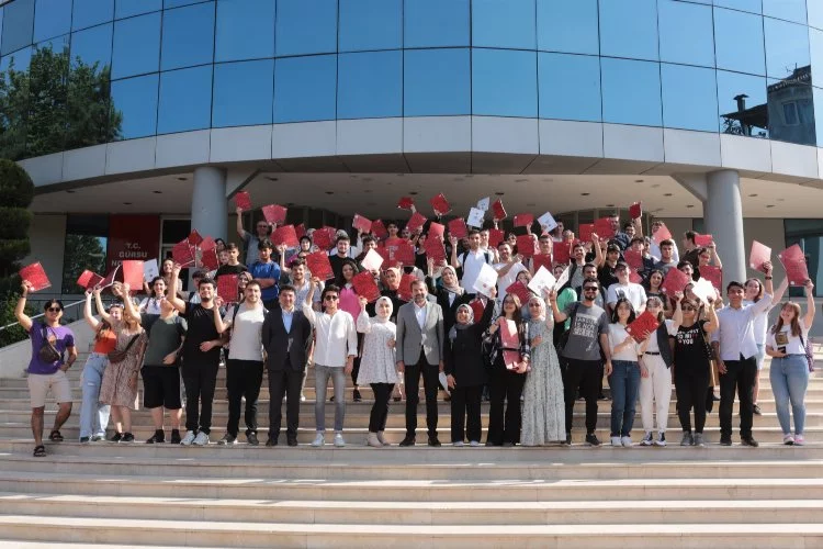 Gürsu Belediyesi Eurodesk Gönüllü Akademisi öğrencileri sertifikalarını aldı