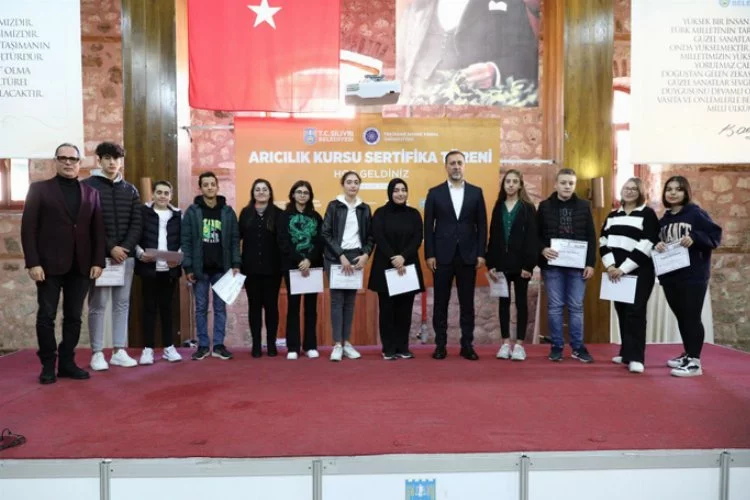 İstanbul Silivri'de arıcılar sertifikalandı