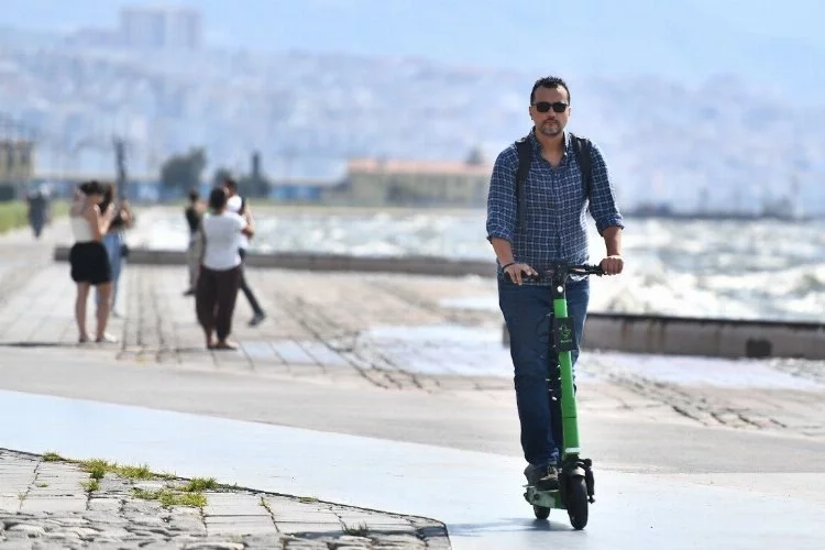 İzmir'de e-skutere hız sınırı 20 kilometreye düştü