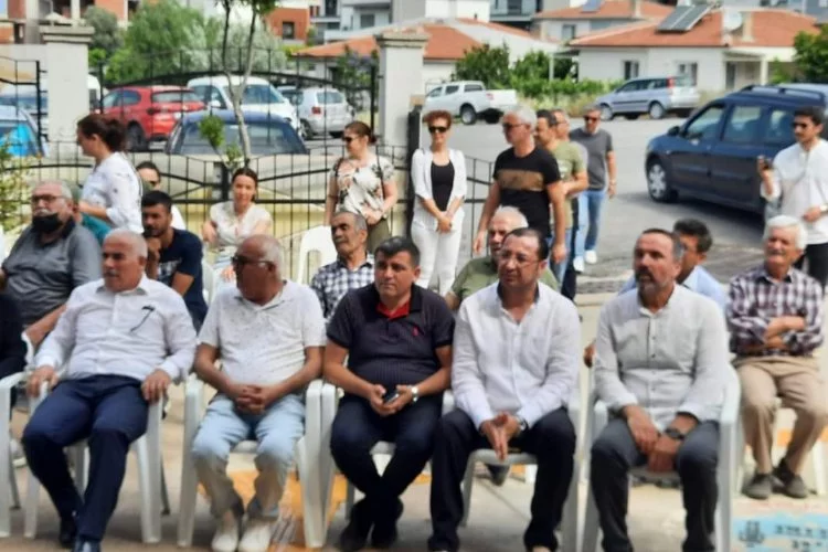 İzmir Güzelbahçe'de arı kovanına 'siyaset' sokuldu!