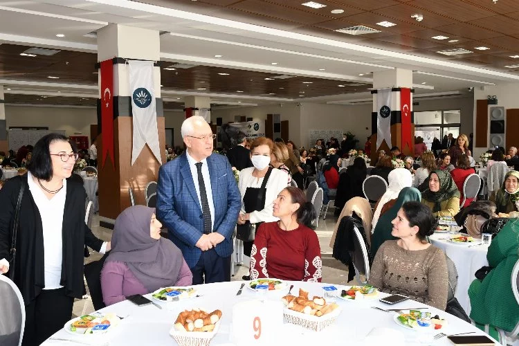 İzmir Karabağlar'da Başkan Selvitopu'dan 'kadın' buluşması