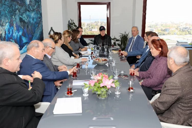 İzmir Narlıdere'de Başkan Engin muhtarlarla buluştu