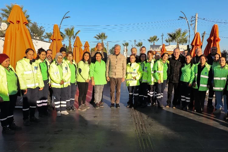 İzmir Narlıdere'nin temizlik kadınlara emanet