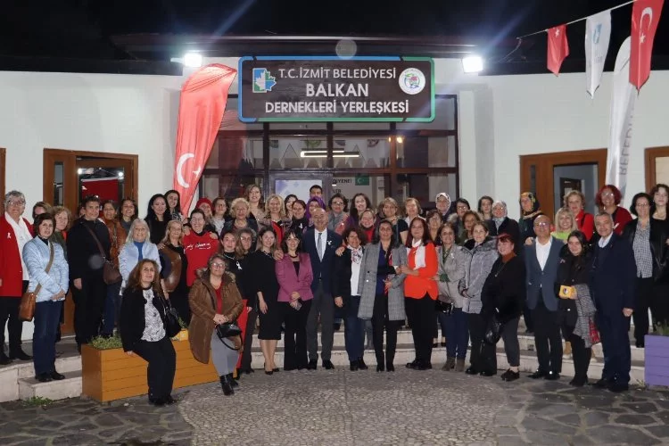 İzmit'te Balkan Dernekleri Yerleşkesi’nde 'Kadın Hakları' konuşuldu
