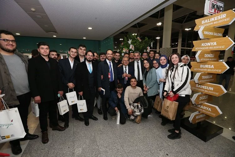 Kayseri Büyükşehir'e Ulaştırma Bakanı'ndan övgü