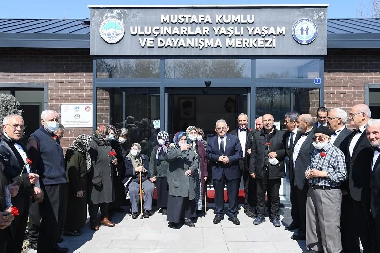 Kayseri Büyükşehir 'Ulu Çınarları' unutmadı