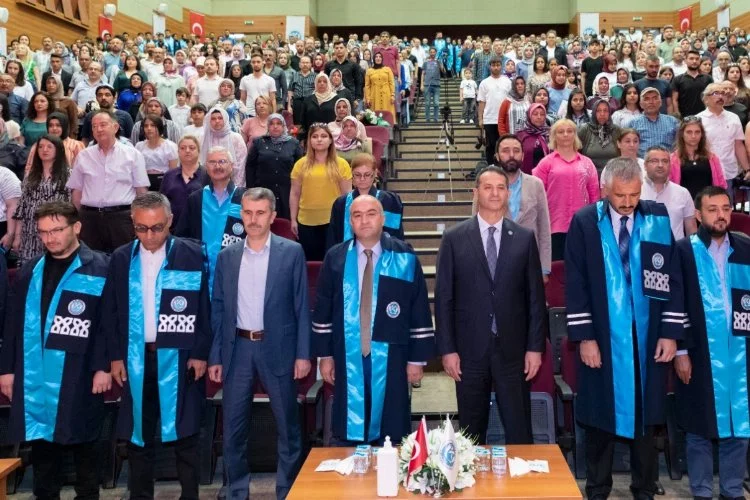 KAYÜ Mustafa Çıkrıkçıoğlu MYO'da mezuniyet sevinci