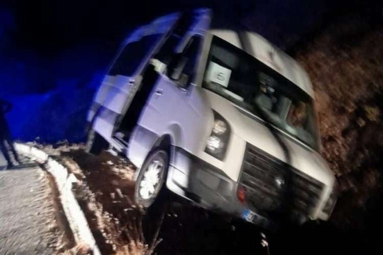 Adıyaman’da öğrenci minibüsü kaza yaptı: 5 yaralı