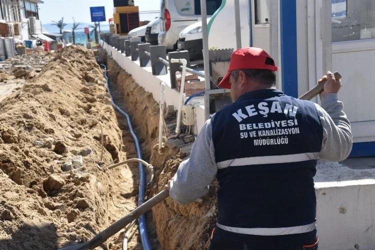 Keşan Belediyesi Erikli Sahili’ndeki içme suyu abone bağlantılarına başladı