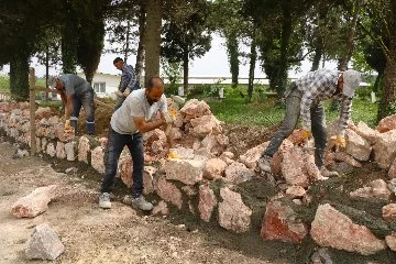 Kocaeli'de 17 mezarlıkta taş duvar ve tel çit yapılıyor