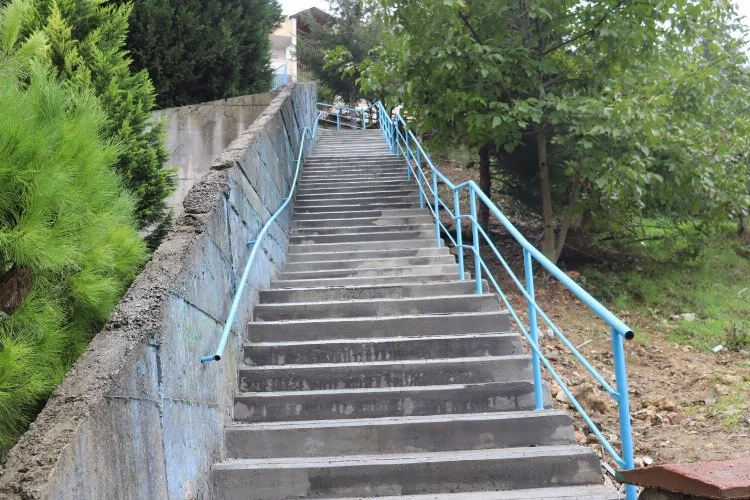 Kocaeli İzmit'te Turgut Mahallesi’nin merdivenleri yenileniyor