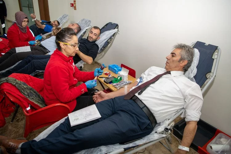 Malatya'da MASKİ kanlarını bağışladı