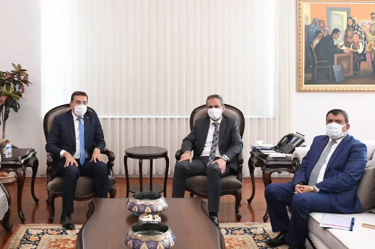 Malatya Büyükşehir Belediye Başkanı Selahattin Gürkan, Bakan Özer'i ziyaret etti