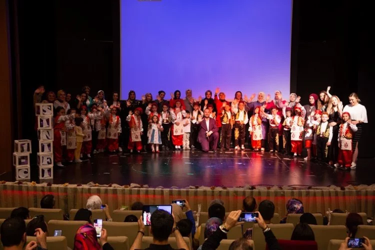 Kayseri'de Büyükkılıç İlkokulu'nda okuma bayramı