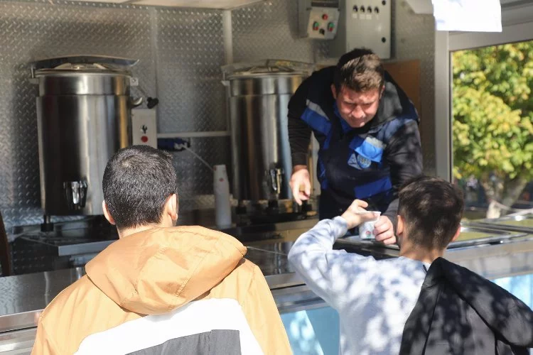 Muğla'da üniversiteliye çorba ikramı sürüyor