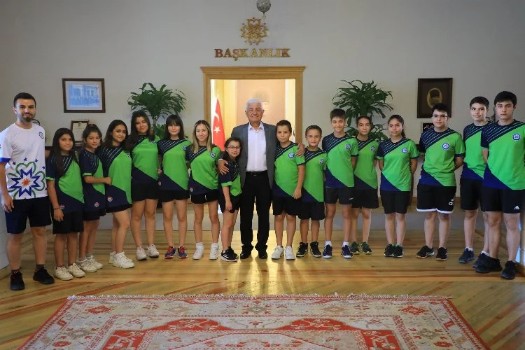 Muğlalı masa tenisi sporcularından Büyükşehir'e ziyaret