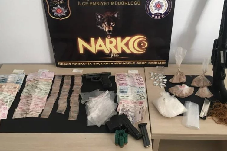 Edirne Keşan'da 18 uyuşturucu satıcısından 11'i tutuklandı