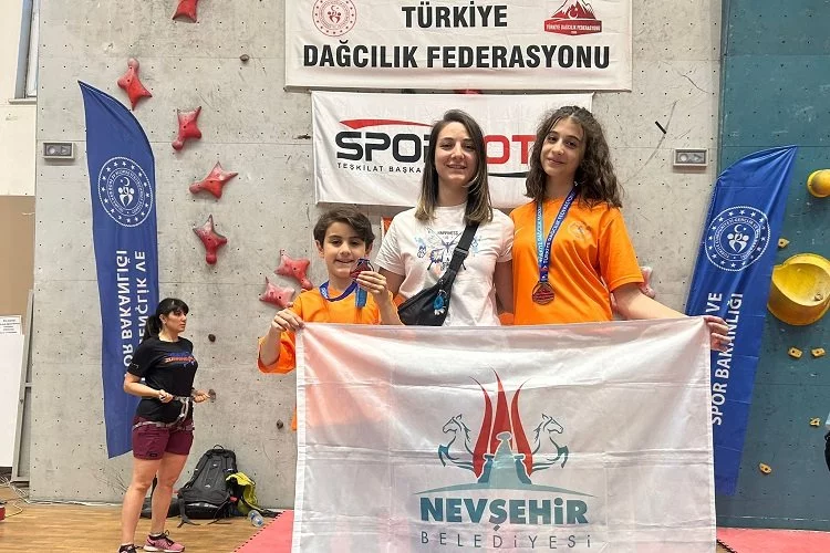 Nevşehir Belediyespor'dan iki Türkiye ikinciliği