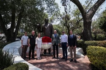 Numan Kurtulmuş'tan Meksika'daki Atatürk Anıtı'na ziyaret