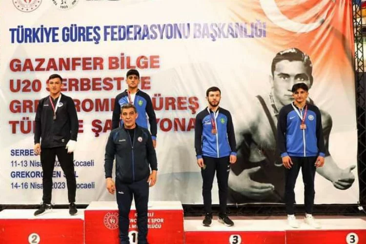 Sakaryalı güreşçiler Türkiye Şampiyonası'na damga vurdu