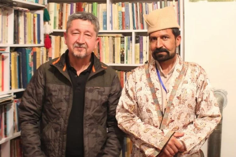 Tarihçi Rıdvan Şükür, İran’da Kaşkay Türklerinin misafiri oldu