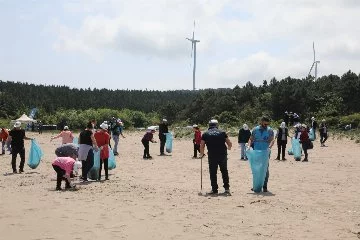 Uzunkum Sahili’nde kıyı temizliği yapıldı