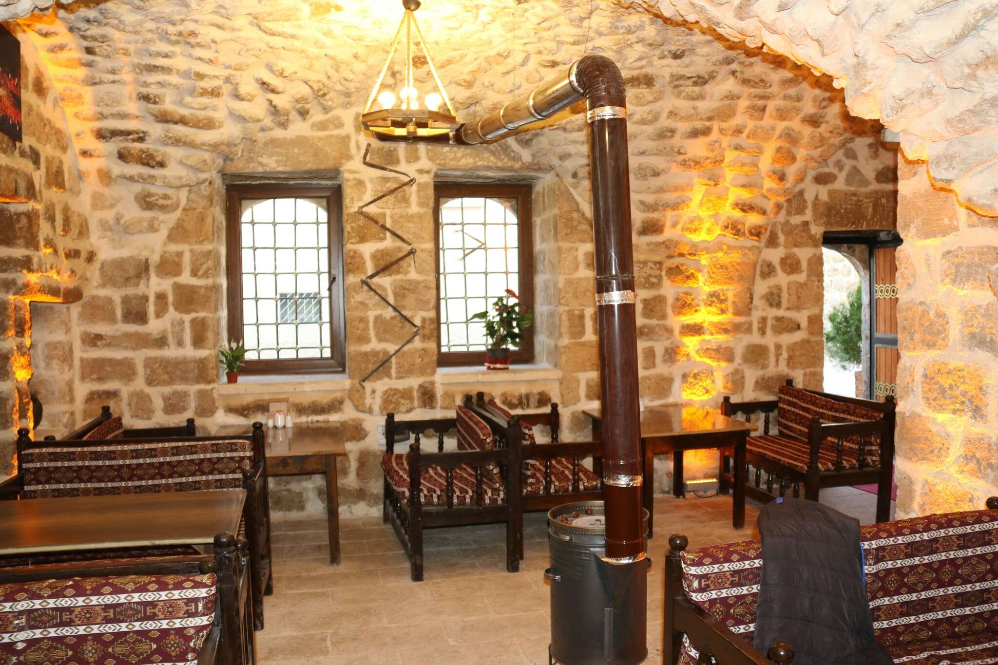 500 yıllık evini Cafe’ye dönüştürdü