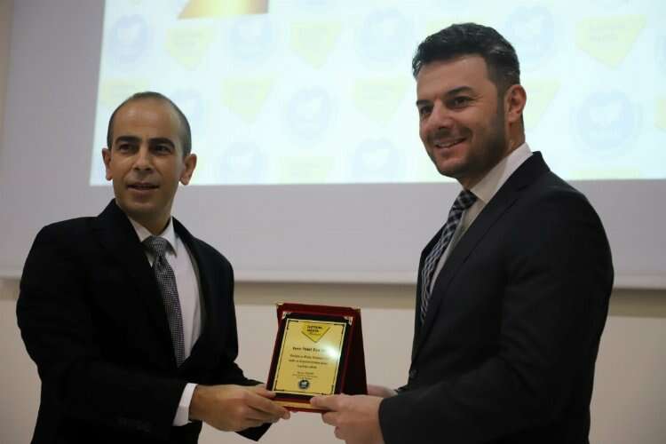 Bursa'da İletişim ve Medya Akademisi'nde sertifika heyecanı
