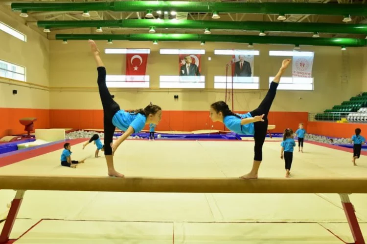 Bursa Yıldırım Belediyesi'nin Kış Spor Okulları kayıtları başladı 