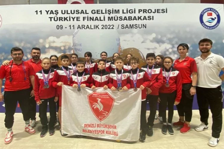 Yüzme Türkiye Şampiyonası’nda Denizli'ye 35 madalya
